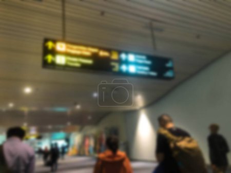 Téléchargez les photos : Jakarta, Indonésie, Janvier 2022 - Image floue Instructions à Soekarno Hatta Airport.jpg - en image libre de droit