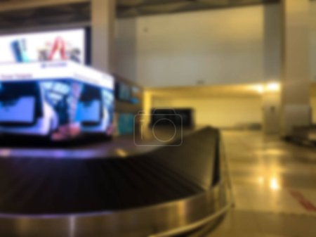 Téléchargez les photos : Jakarta, Indonésie, Janvier 2022 - Image floue conception de hall d'arrivée au terminal de l'aéroport Soekarno Hatta 1-2.jpg - en image libre de droit
