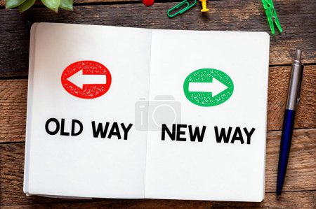 Foto de Vieja manera vs nueva manera, concepto de negocio de la mejora y la gestión del cambio - Imagen libre de derechos