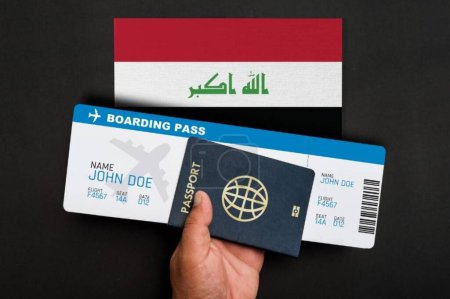 Téléchargez les photos : Passeport, carte d'embarquement et drapeau de Hongrie - en image libre de droit