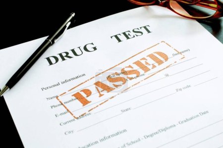 Téléchargez les photos : Test de drogue - image réussie - en image libre de droit