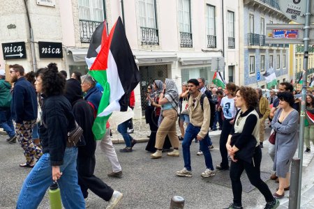Foto de Protesta a favor de Palestina, protesta contra Israel, Partidarios de Palestina, Lisboa, Portugal, 7 de abril de 2024 - Imagen libre de derechos