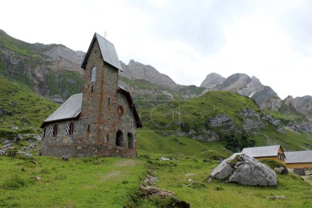 Iglesia de Meglisalp en el alpstein, Suiza. Wanderlust. Appenzellerland. Foto de alta calidad