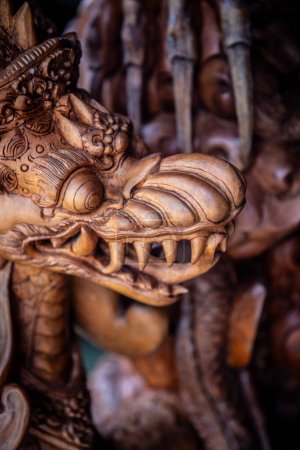 Foto de Cabeza de dragón balinés Naga de cerca - Imagen libre de derechos