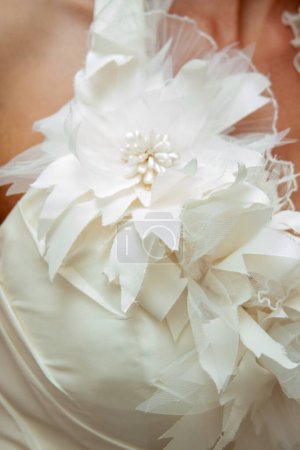 Zeigt Hochzeitsblumenkleid Detail