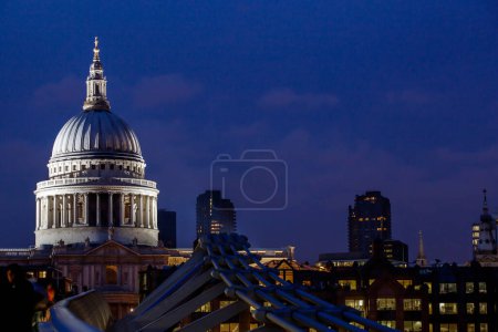 Foto de Saint Pauls Cathedra en la noche, Londres, Inglaterra - Imagen libre de derechos