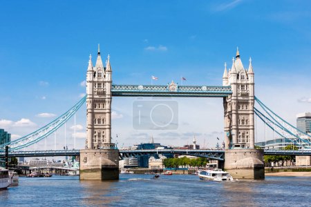 Foto de Puente de Londres sobre el río Támesis, Inglaterra - Imagen libre de derechos