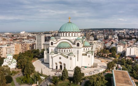 Téléchargez les photos : Le Temple de Sainte Sava à Belgrade - en image libre de droit