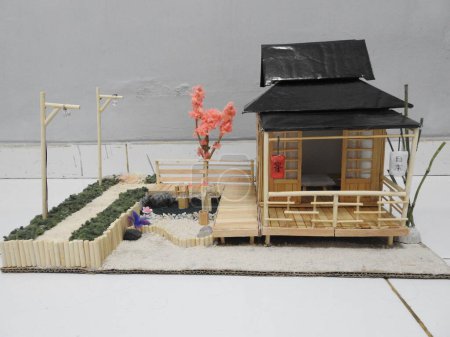 Téléchargez les photos : Maquette de maison japonaise traditionnelle - en image libre de droit