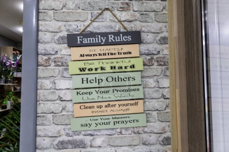Foto de Letrero reglas de la familia para el interior del hogar - Imagen libre de derechos
