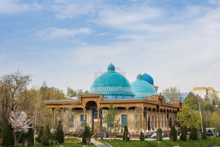 Foto de Taskent, Uzbekistán - 21 de marzo de 2023: Complejo conmemorativo-Museo de la memoria de las víctimas de las represiones en Taskent - Imagen libre de derechos