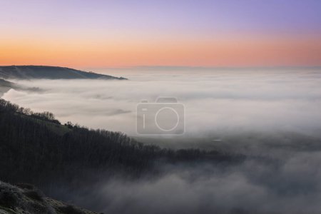 Foto de Inversión de nubes al atardecer de invierno de Butts Brow en las bajadas del sur Eastbourne sureste de Inglaterra Reino Unido - Imagen libre de derechos