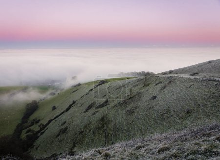 Foto de Inversión de nubes al atardecer de invierno de Butts Brow en las bajadas del sur Eastbourne sureste de Inglaterra Reino Unido - Imagen libre de derechos