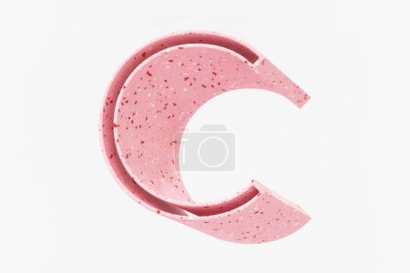 Foto de Moderna letra isométrica 3D letra C. Patrón de superficie de terrazo rosa. Renderizado 3D de alta calidad. - Imagen libre de derechos