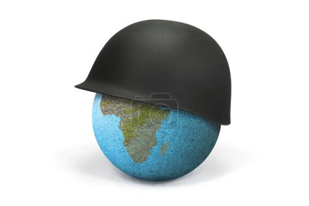 Earth Globe bedeckt mit einem Soldatenhelm, auf dem man Afrika und Amerika sehen kann: Kriegskonzept. Der Soldatenhelm symbolisiert Krieg und Kriege, die zu Tod und Zerstörung führen.