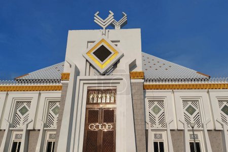 The magnificent and luxurious Sheikh Yusuf Grand Mosque in Gowa is one of the tourist attractions