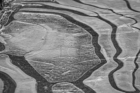 Foto de Textura abstracta de la superficie helada en blanco y negro - Imagen libre de derechos