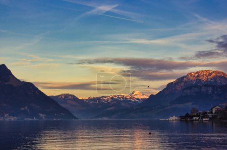 Téléchargez les photos : Vue sur le lac de Côme, Italie - en image libre de droit