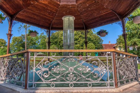 Téléchargez les photos : Parc fontaine Pavillon, eau minérale naturelle, Radenci, Slovénie - en image libre de droit