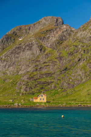 Foto de Vista de la isla Moskenesoya en el norte de Noruega - Imagen libre de derechos