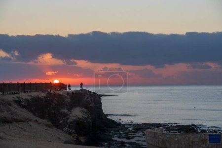 Foto de Vista del amanecer en la playa de Costa Calma en Fuerteventura - Imagen libre de derechos