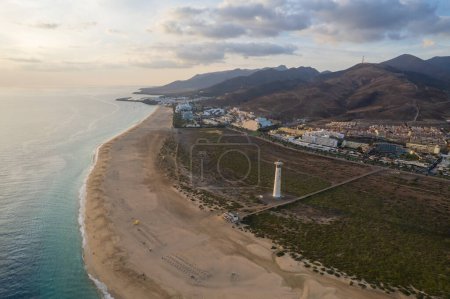 Vista aérea de la costa de Fuerteventura en Morro Jable