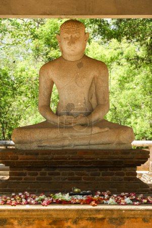 Téléchargez les photos : Statue de Bouddha Samadhi, Anuradhapura, Sri Lanka - en image libre de droit