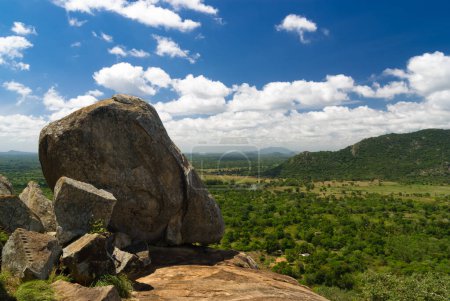 Téléchargez les photos : Une vue du haut de Mihintale, Sri Lanka - en image libre de droit