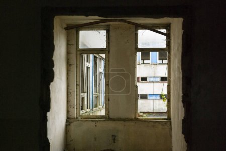 Foto de Edificio escolar abandonado para niños de soldados soviéticos, Milovice, República Checa - Imagen libre de derechos