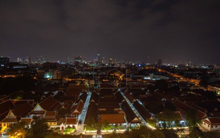Téléchargez les photos : Vue aérienne de Bangkok la nuit - en image libre de droit