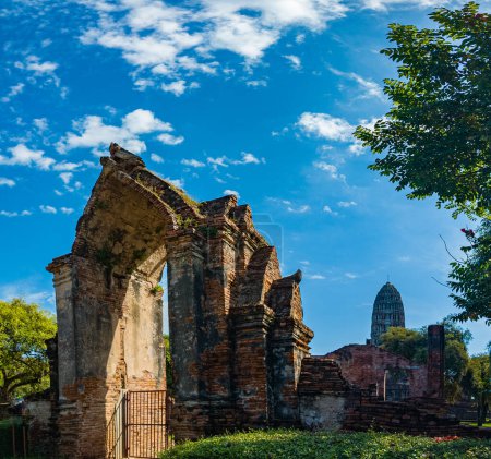 Téléchargez les photos : L'entrée d'un magnifique temple antique - en image libre de droit