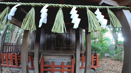Komaki-Suwa-Schrein, ein Heiligtum in der Nähe des Tokoshiki-Bahnhofs in Nagareyama, Präfektur Chiba, JapanIn 807 (Daido 2) wanderten einige der Nachfahren von Kaiser Temmus Sohn, Kaiser Koichi, in diese Gegend aus und machten sie zu ihrem ständigen Wohnsitz