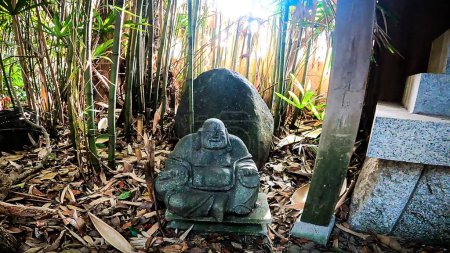 Shinozaki Sengen Shrine is located in Edogawa Ward, Tokyo, Japan.The oldest shrine in Edogawa Ward, founded on May 15, 938https://youtu.be/QI4yTy_biys
