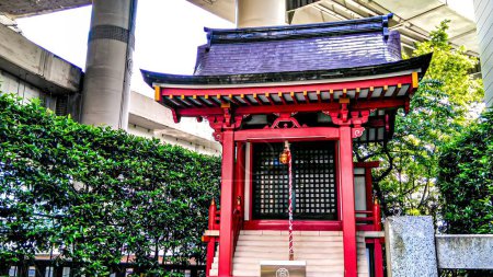 Kabuto Shrine in Nihonbashi Kabutocho, a shrine right under the expressway