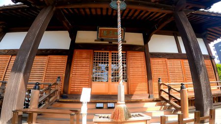 Zenmyoji, un templo de la secta Tendai, se llama Higanzan. Aunque la fecha de su fundación es desconocida, se dice que una vez fue un gran templo..