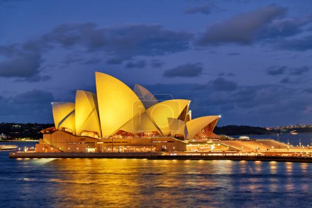 Téléchargez les photos : Sydney. Nouvelle-Galles du Sud. L'Australie. L'Opéra au coucher du soleil - Date : 24 - 08 - 2023 - en image libre de droit