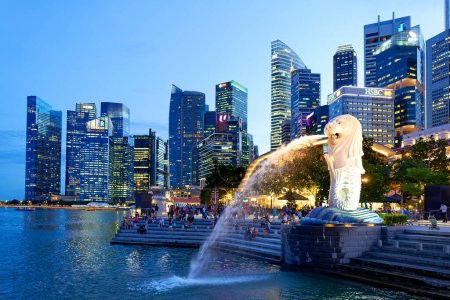 Foto de Singapur. Marina Bay. Distrito financiero de negocios. El Merlion - Fecha: 08 - 09 - 2023 - Imagen libre de derechos