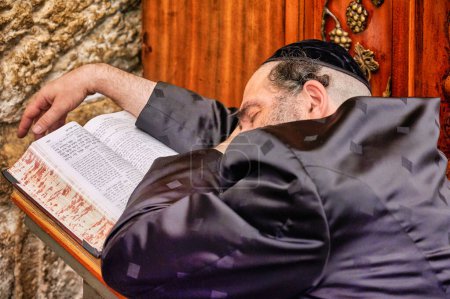 Photo for Jerusalem Israel. Orthodox jews praying at the wailing wall - Date: 27 - 09 - 2023 - Royalty Free Image