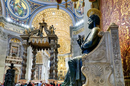 Foto de Roma Lazio Italia. Basílica de San Pedro en la Plaza de San Pedro. Tumba de Alejandro VII por Bernini - Fecha: 05 - 11 - 2023 - Imagen libre de derechos