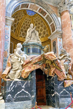 Foto de Roma Lazio Italia. Basílica de San Pedro en la Plaza de San Pedro. Tumba de Alejandro VII por Bernini - Fecha: 05 - 11 - 2023 - Imagen libre de derechos