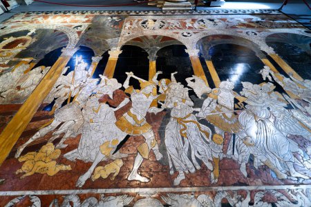 Téléchargez les photos : Sienne Toscane Italie. Le sol en mosaïque de marbre à l'intérieur de la cathédrale. Le massacre des innocents - Date : 08 - 04 - 2023 - en image libre de droit
