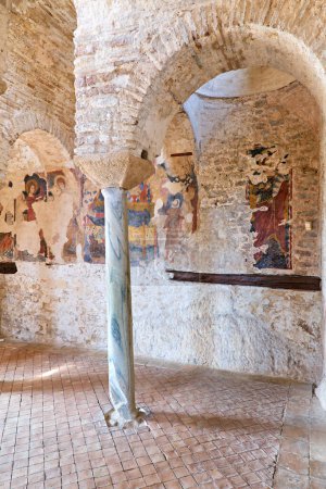 Téléchargez les photos : Stilo Calabre Italie. Fresques à l'intérieur de l'église byzantine Cattolica di Stilo - Date : 24 - 08 - 2023 - en image libre de droit
