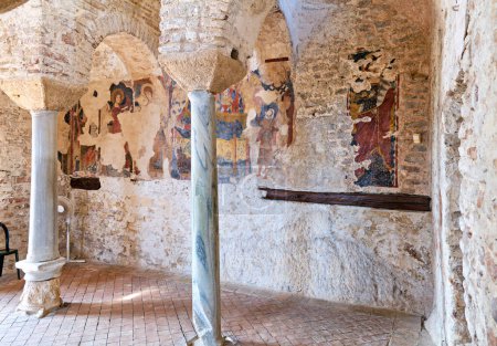 Téléchargez les photos : Stilo Calabre Italie. Fresques à l'intérieur de l'église byzantine Cattolica di Stilo - Date : 24 - 08 - 2023 - en image libre de droit