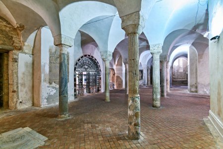 Foto de Gerace Calabria Italia. La cripta de la Catedral de Norman - Fecha: 24 - 08 - 2023 - Imagen libre de derechos