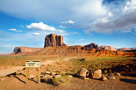 Téléchargez les photos : Monument Valley. Nation Navajo. Butte d'éléphant - Date : 20 - 08 - 2023 - en image libre de droit