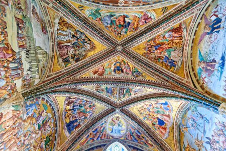 Téléchargez les photos : Orvieto Ombrie Italie. La voûte de la chapelle de la Madonna di San Brizio peinte par Fra Angelico et Benozzo Gozzoli - Date : 22 - 08 - 2023 - en image libre de droit