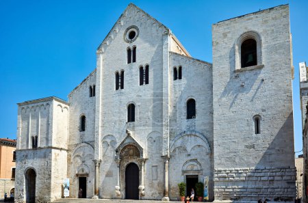 Foto de Apulia Puglia Italia. ¡Bari! Basílica Pontificia de San Nicolás - Fecha: 25 - 08 - 2023 - Imagen libre de derechos