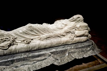 Téléchargez les photos : Naples Italie. Sculpture voilée du Christ dans la chapelle Sansevero - Date : 06 - 01 - 2023 - en image libre de droit