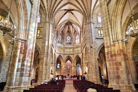 Téléchargez les photos : Bilbao Biscaye Espagne. Les intérieurs de la cathédrale - Date : 31 - 10 - 2023 - en image libre de droit