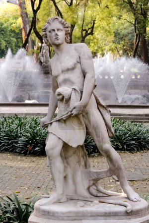 Téléchargez les photos : Sculpture de la fontaine David et Templanza installée à El Bosque de Chapultepec. Mexico City - en image libre de droit